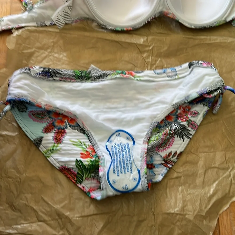 Opera NWOT - Picture 6 of 10